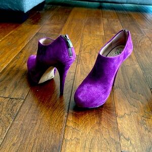 Vince Camuto size 8.5 VC-Jerrell new mauve suede